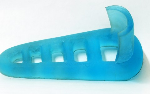 Gel toe stretcher cum aligner